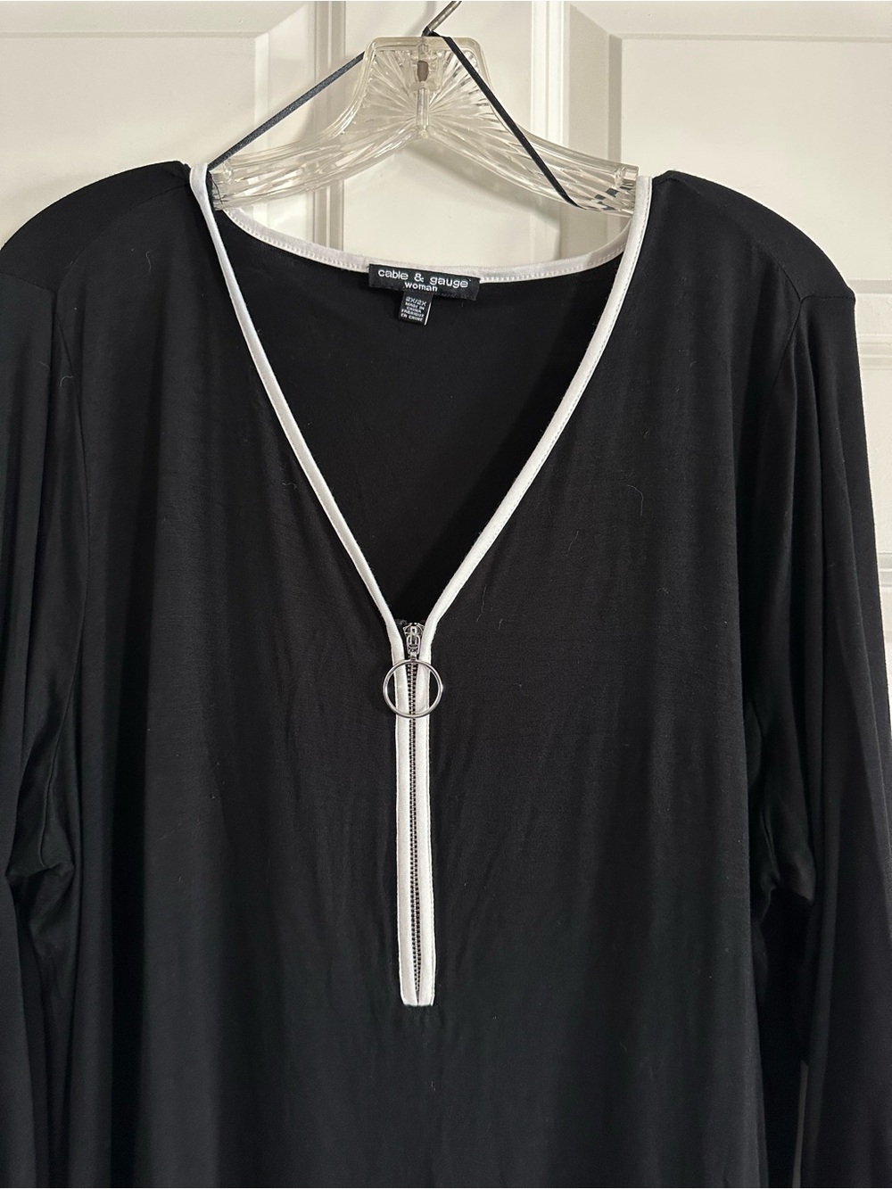 Cable & Gauge Black w/ White Zip Trim Hi-Low Tunic Top, 2X EUC - Picture 2 of 10